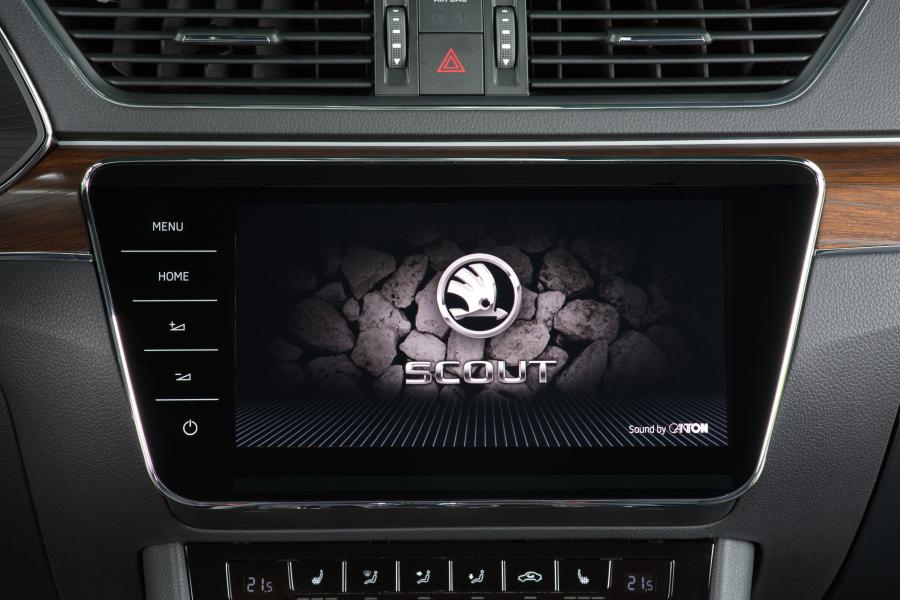 Детали интерьера Skoda Superb Scout 2019 года  (WW) (фото 65 из 72)